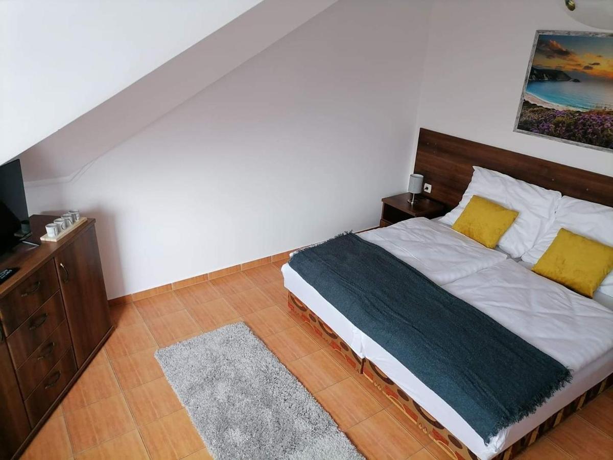 Aqua Oazis Apartman Hajdúszoboszló 外观 照片