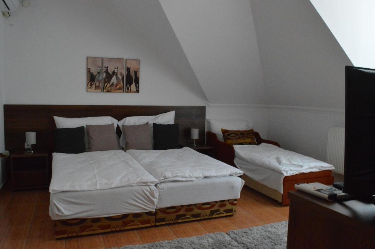 Aqua Oazis Apartman Hajdúszoboszló 外观 照片